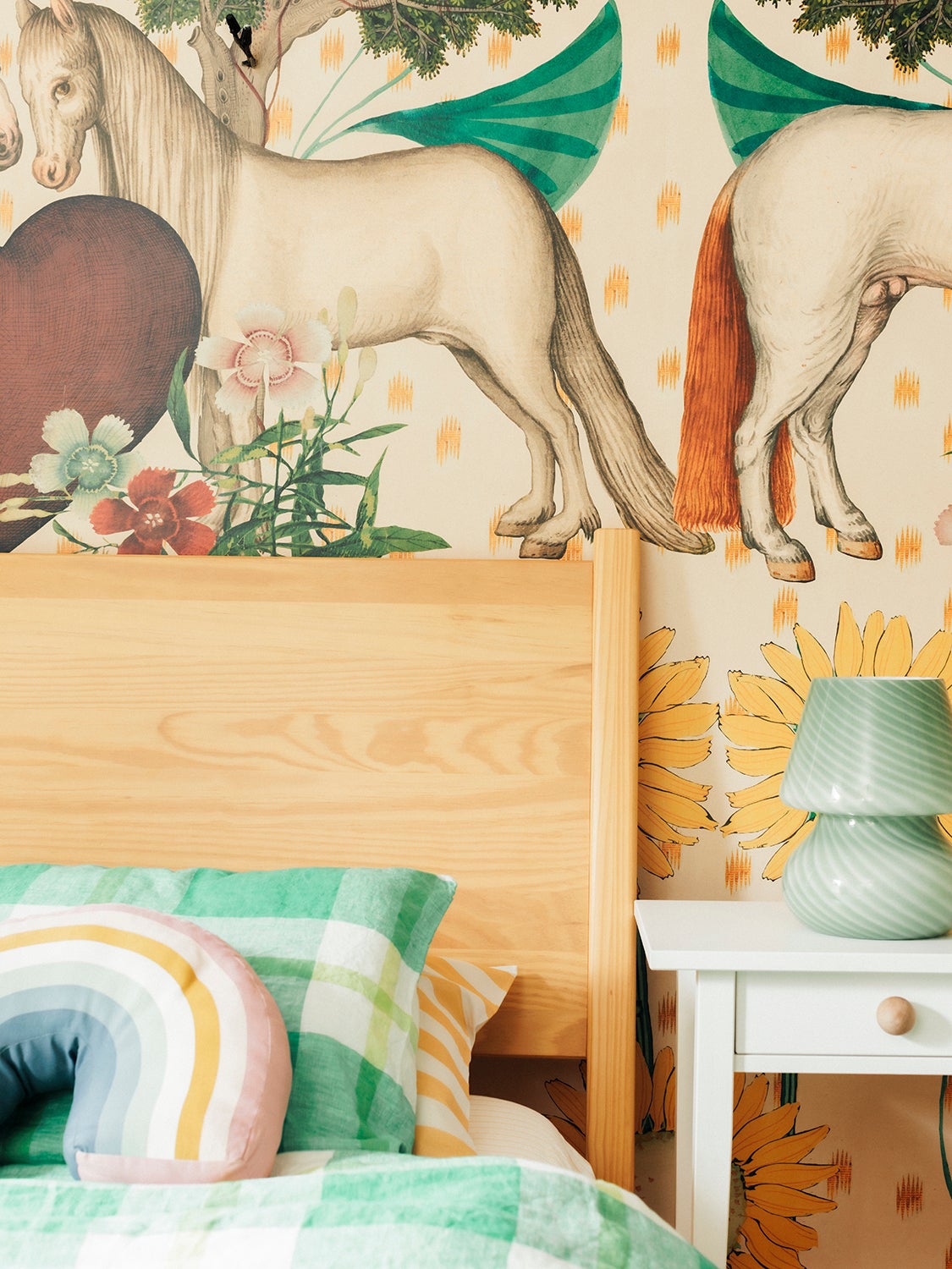 horse bedroom wallpaper