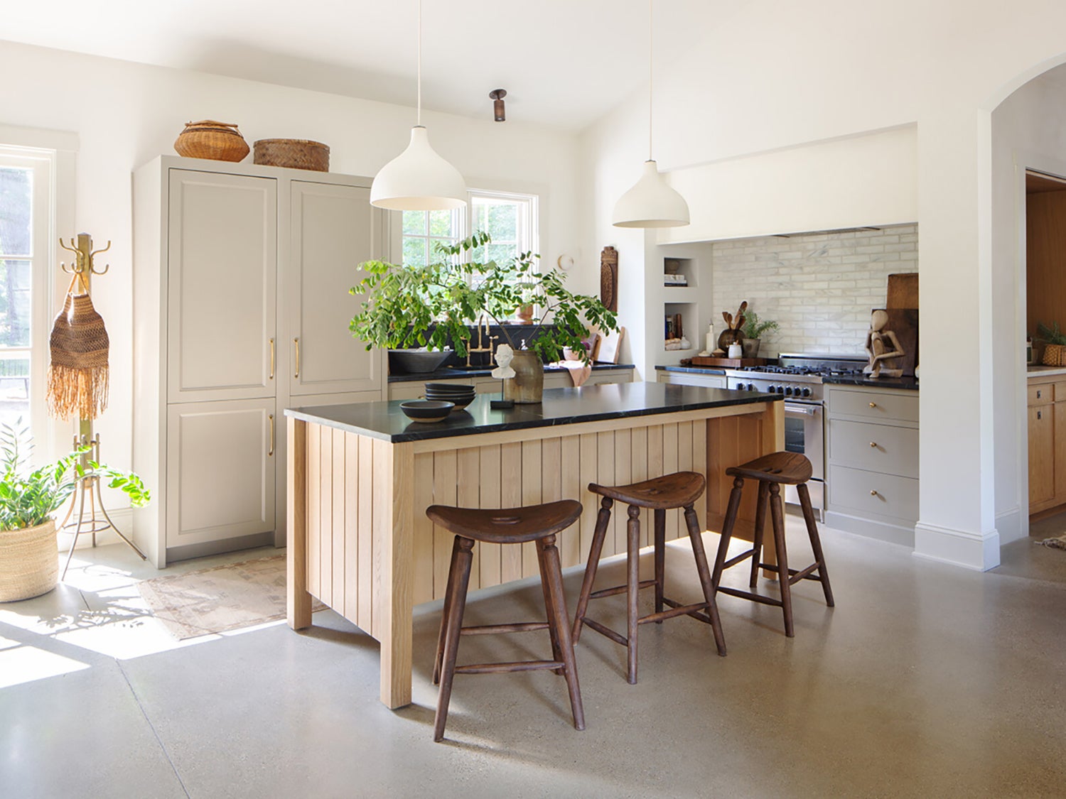 open concept farmhouse kitchen