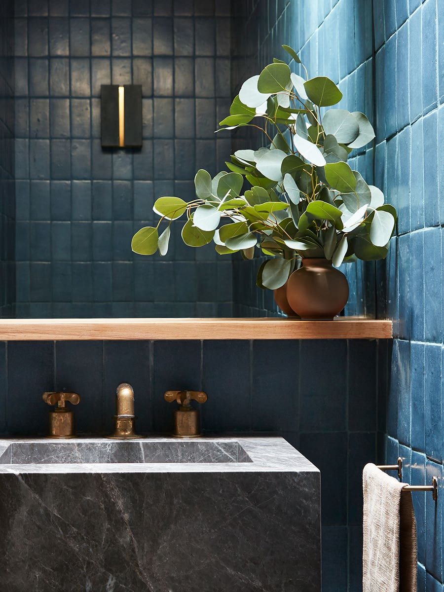 A ’60s-Inspired Palette of Tiles Makes This Mid-Century Feel More Modern