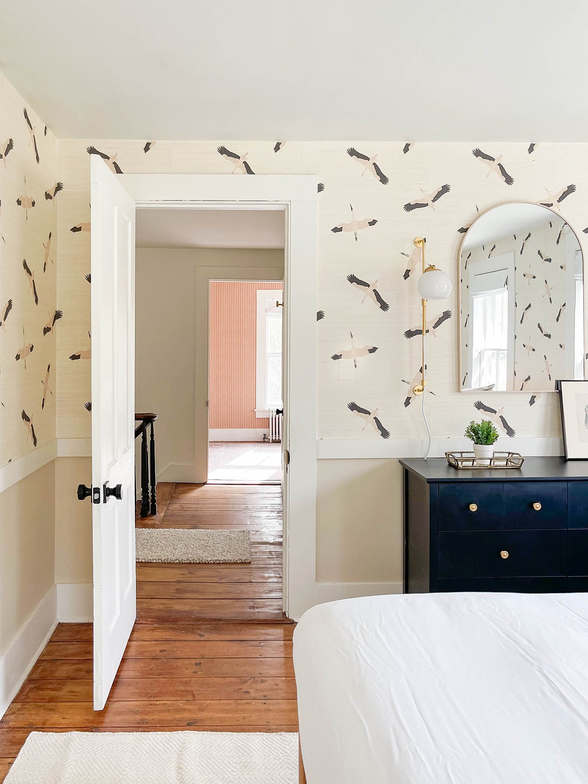 bird wallpaper in bedroom