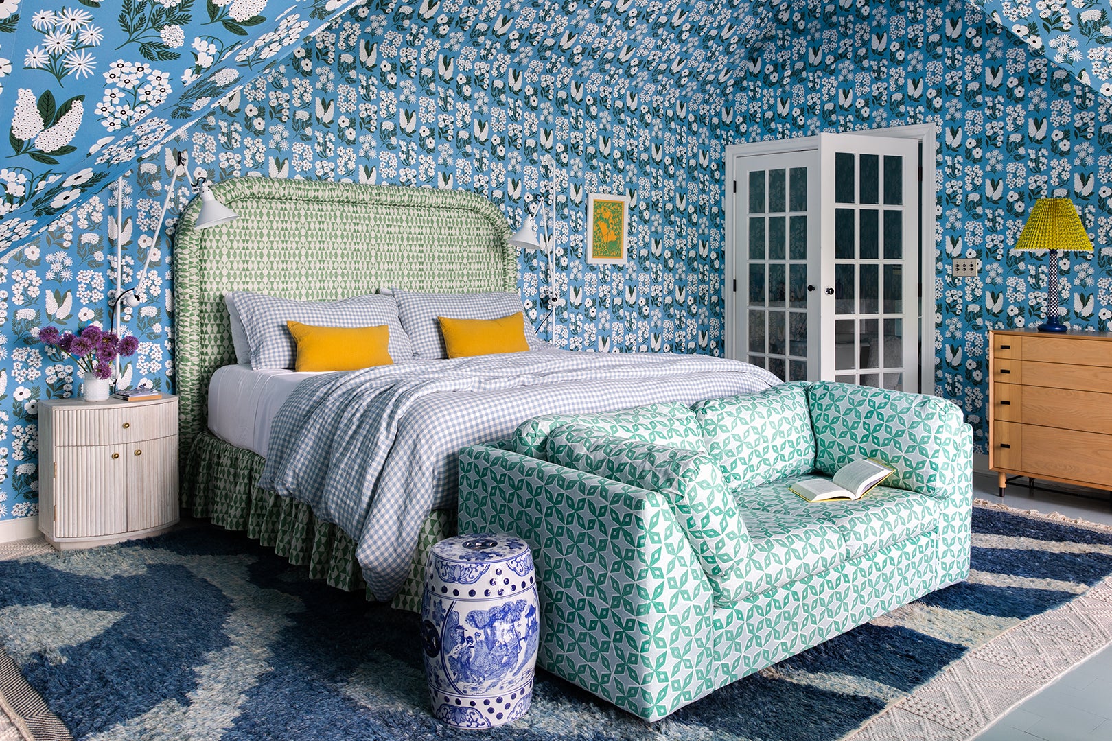 floral blue wallpaper bedroom