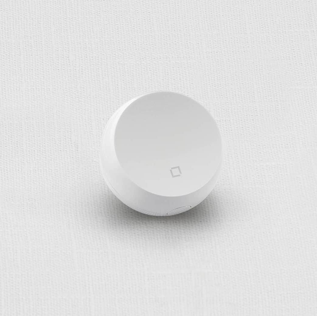 white round plug-in device