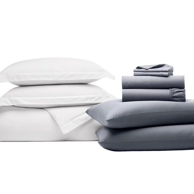 Stacked bedding in white and grey