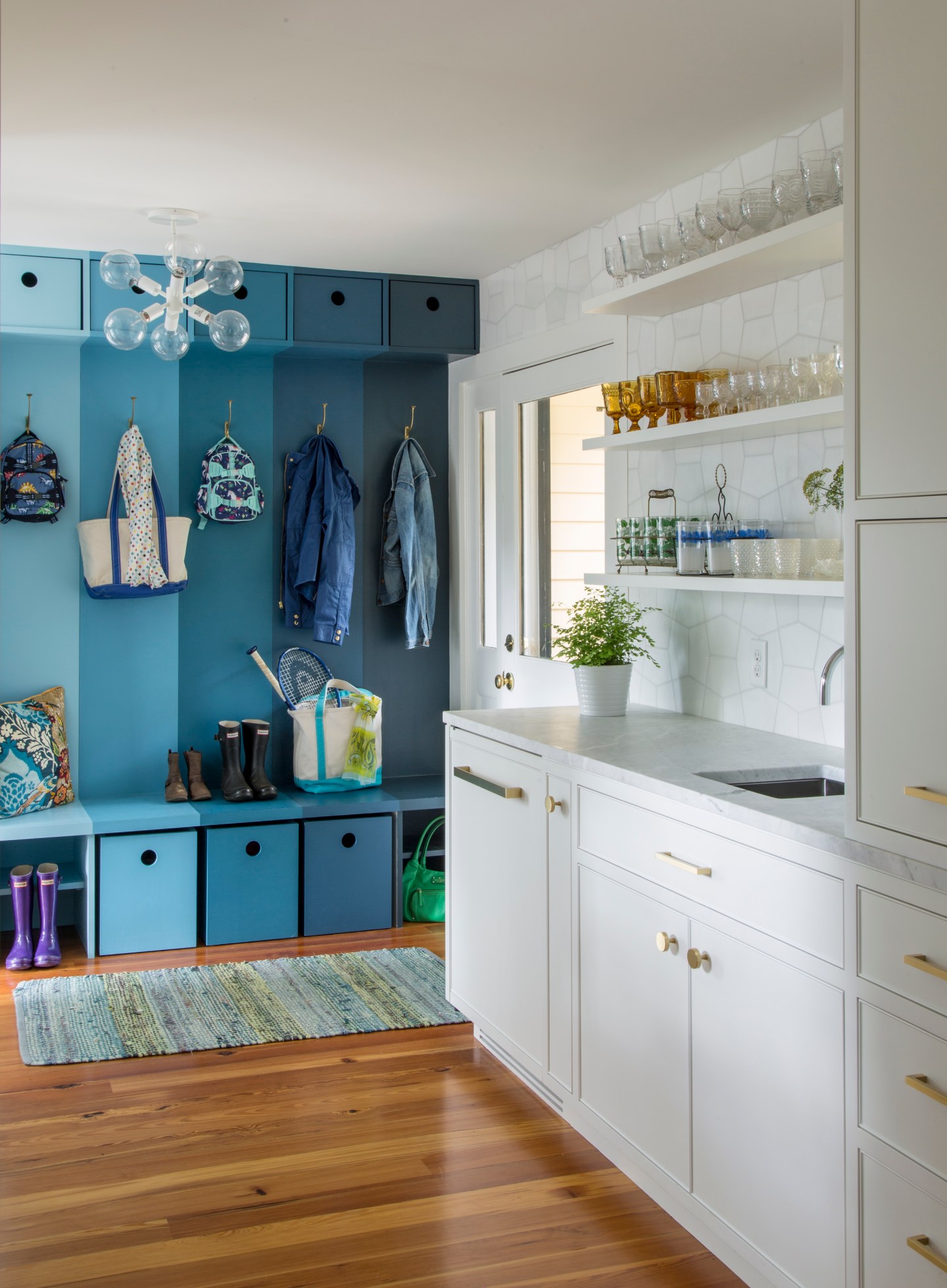 Snapshot of Farmhouse Textured Apartment Design Ideas