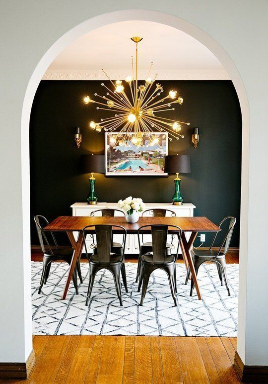 white-black-statement-wall-dining-room