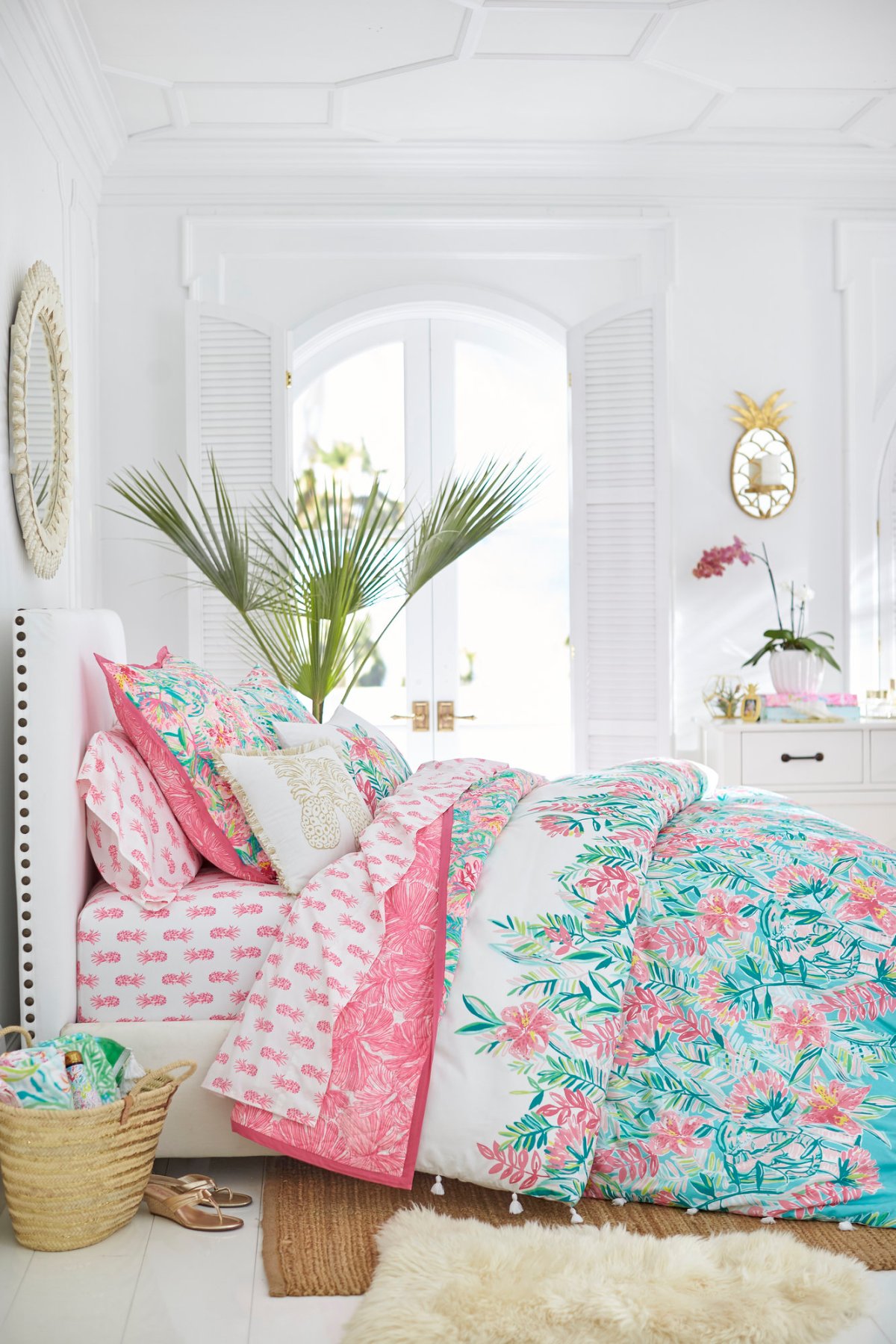 Pottery Barn and Lilly Pulitzer Home Decor Collection for Spring 2019, image size:1200x1800