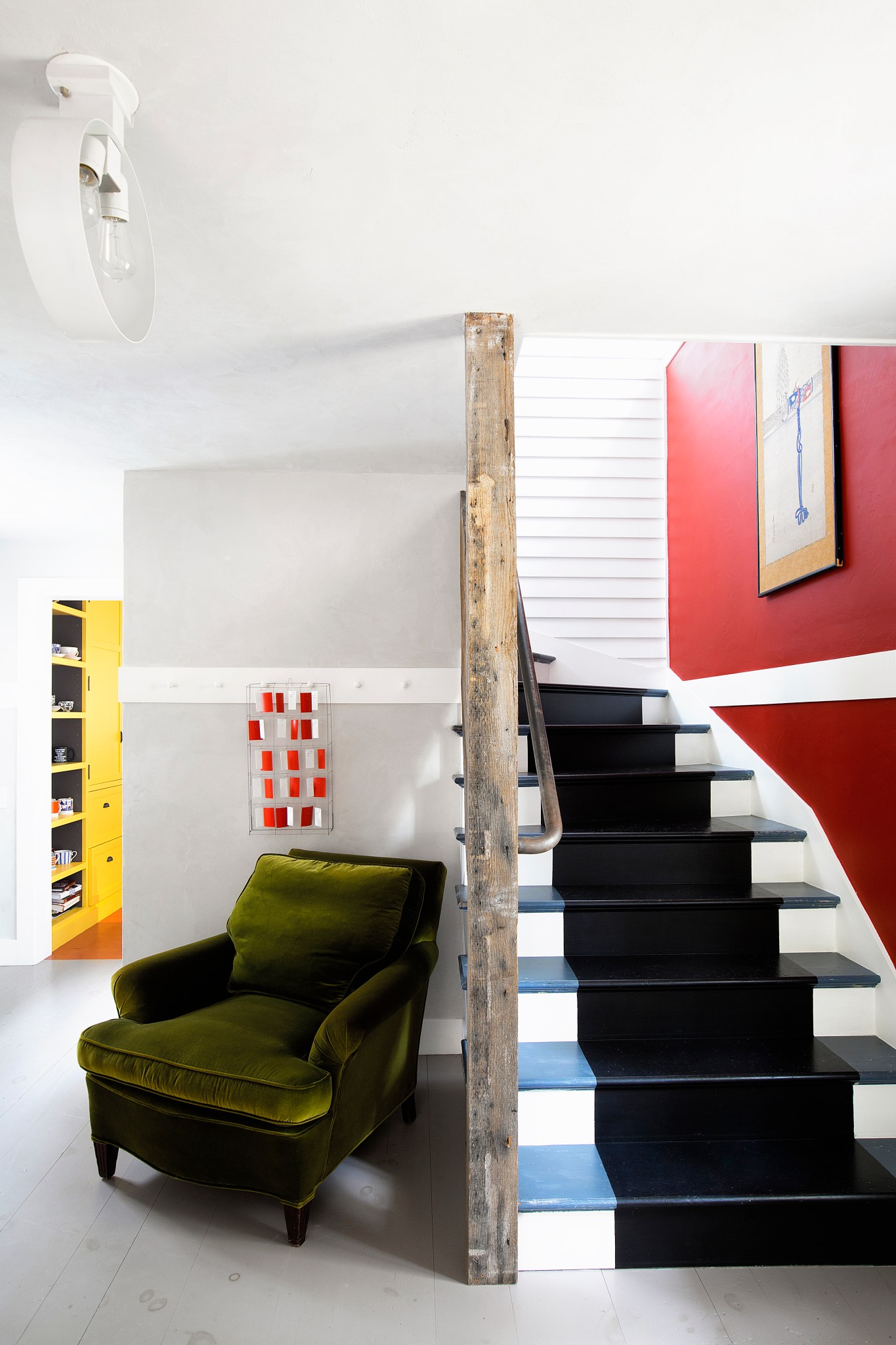 4 Painted Staircase Ideas That Know How to Make a Good First Impression