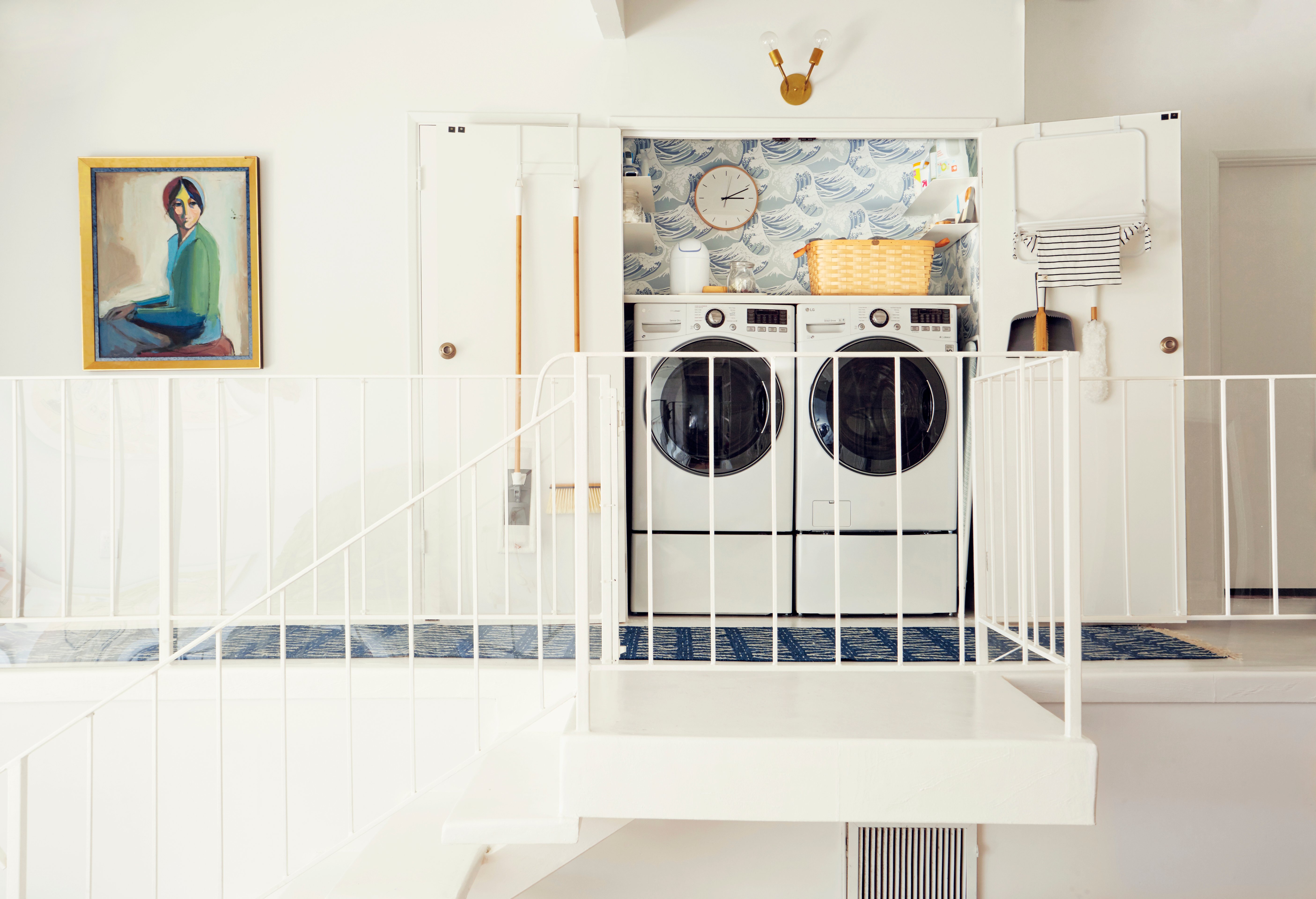 Modern Laundry Room Interior Design