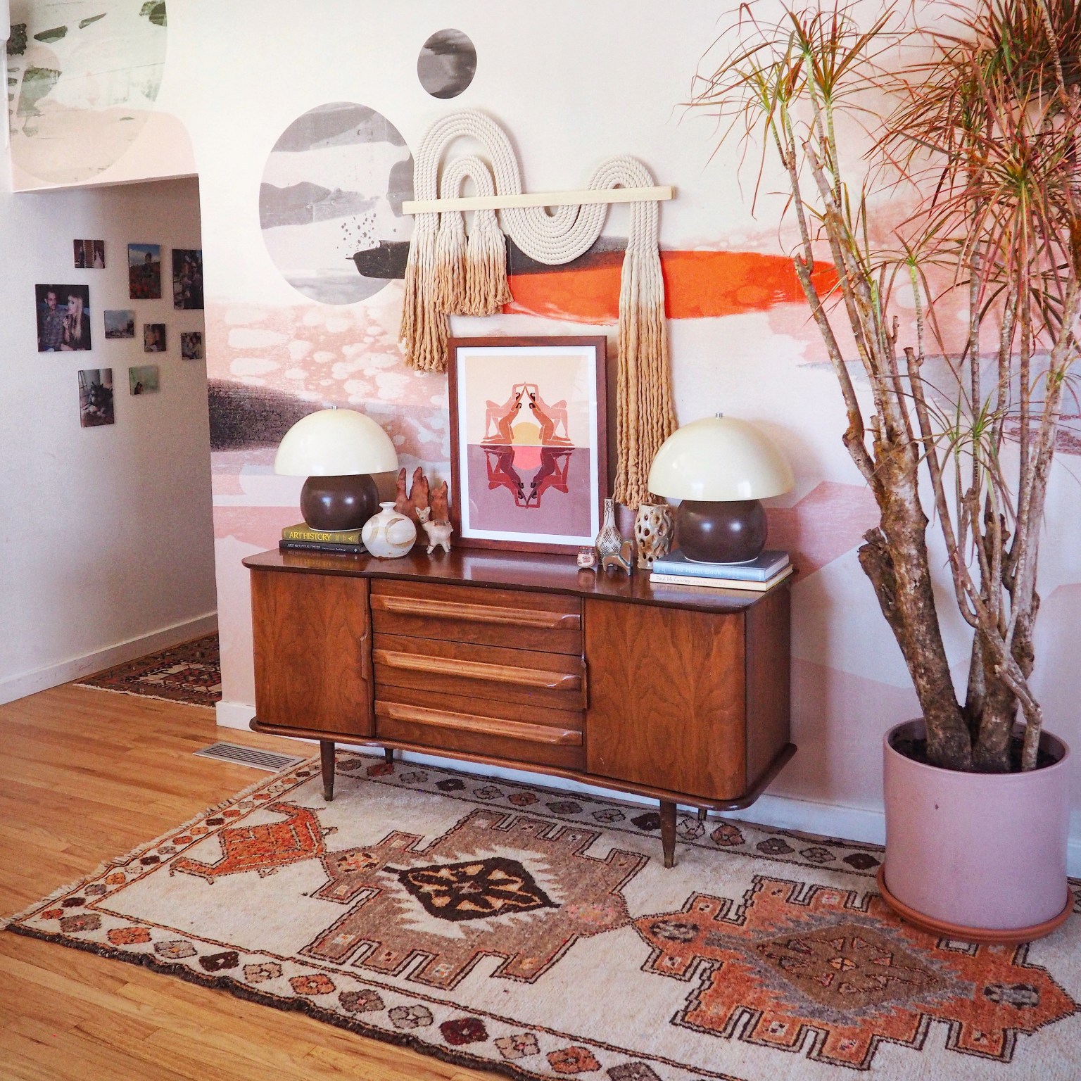 Curated visual reference: Home Organization For Minimalists And Maximalists Reference: 5 Foolproof Room Organization Ideas Courtesy Of Our Favorite Maximalists