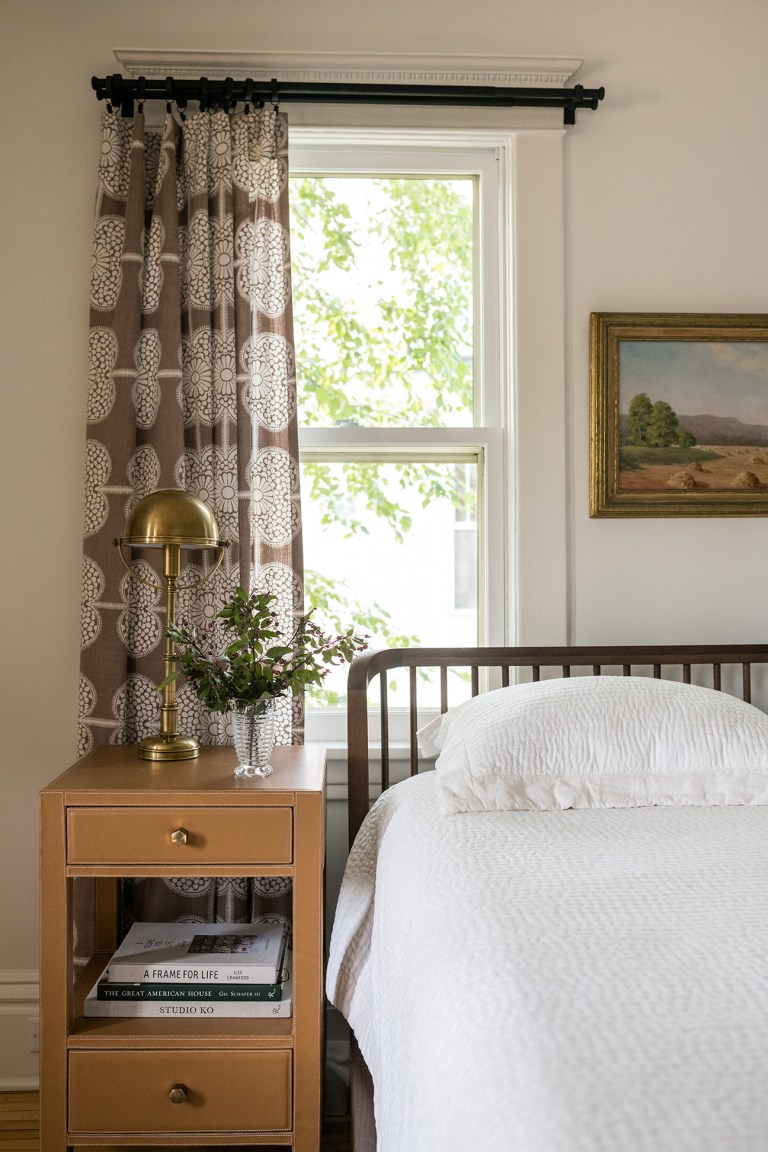 How Designer Claire Zinnecker Bought a House on Facebook Marketplace ...