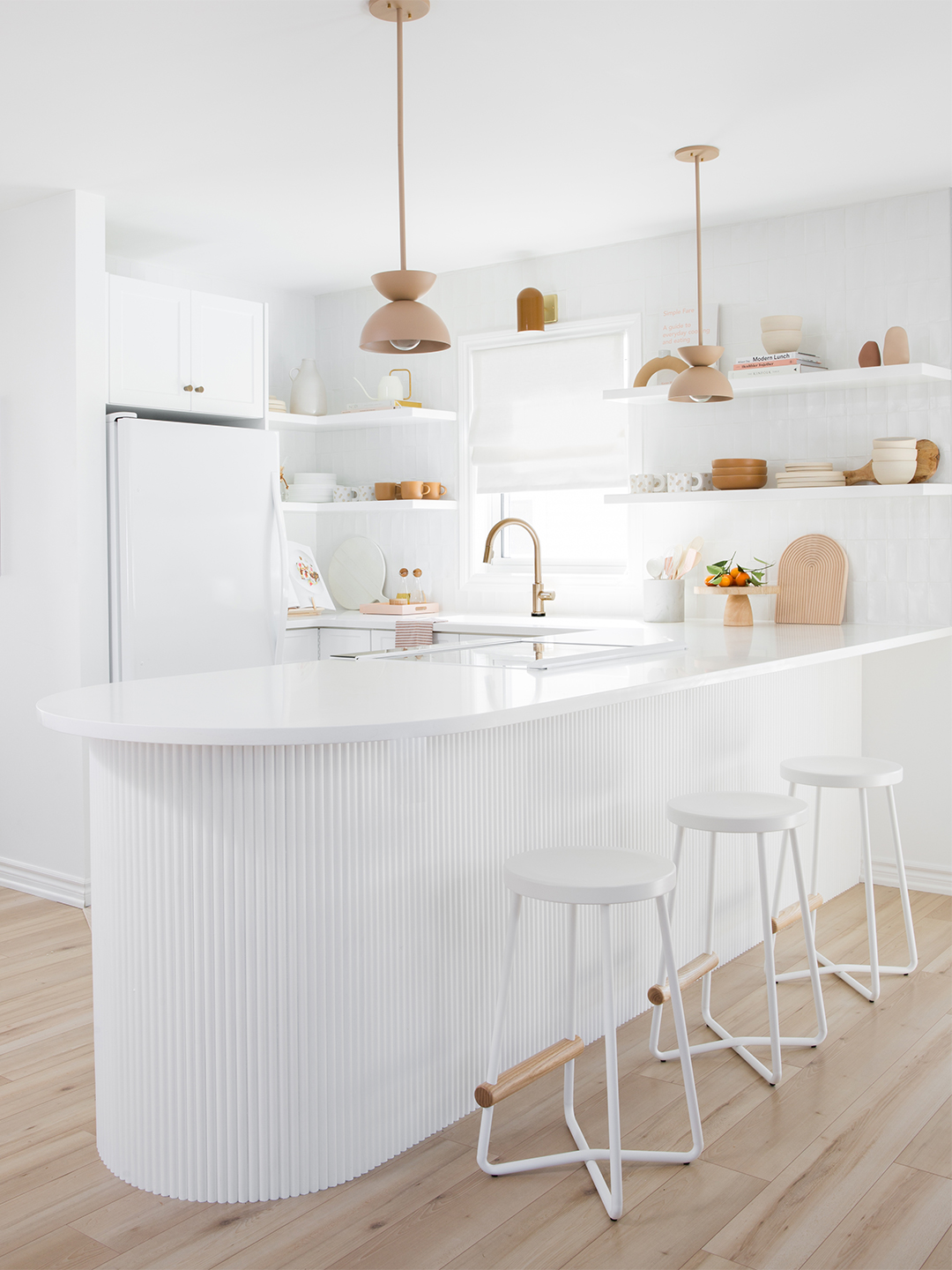 white peninsula with ribbed corner