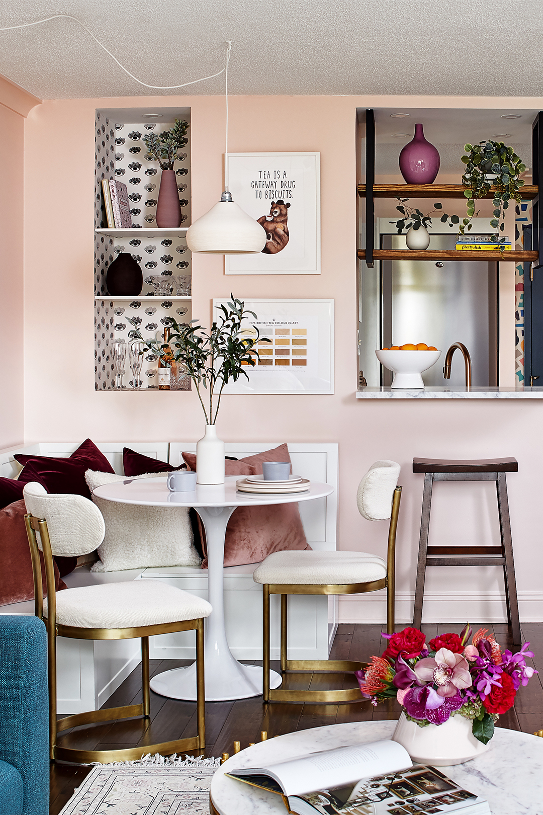 Breakfast nook with wallpapered niche