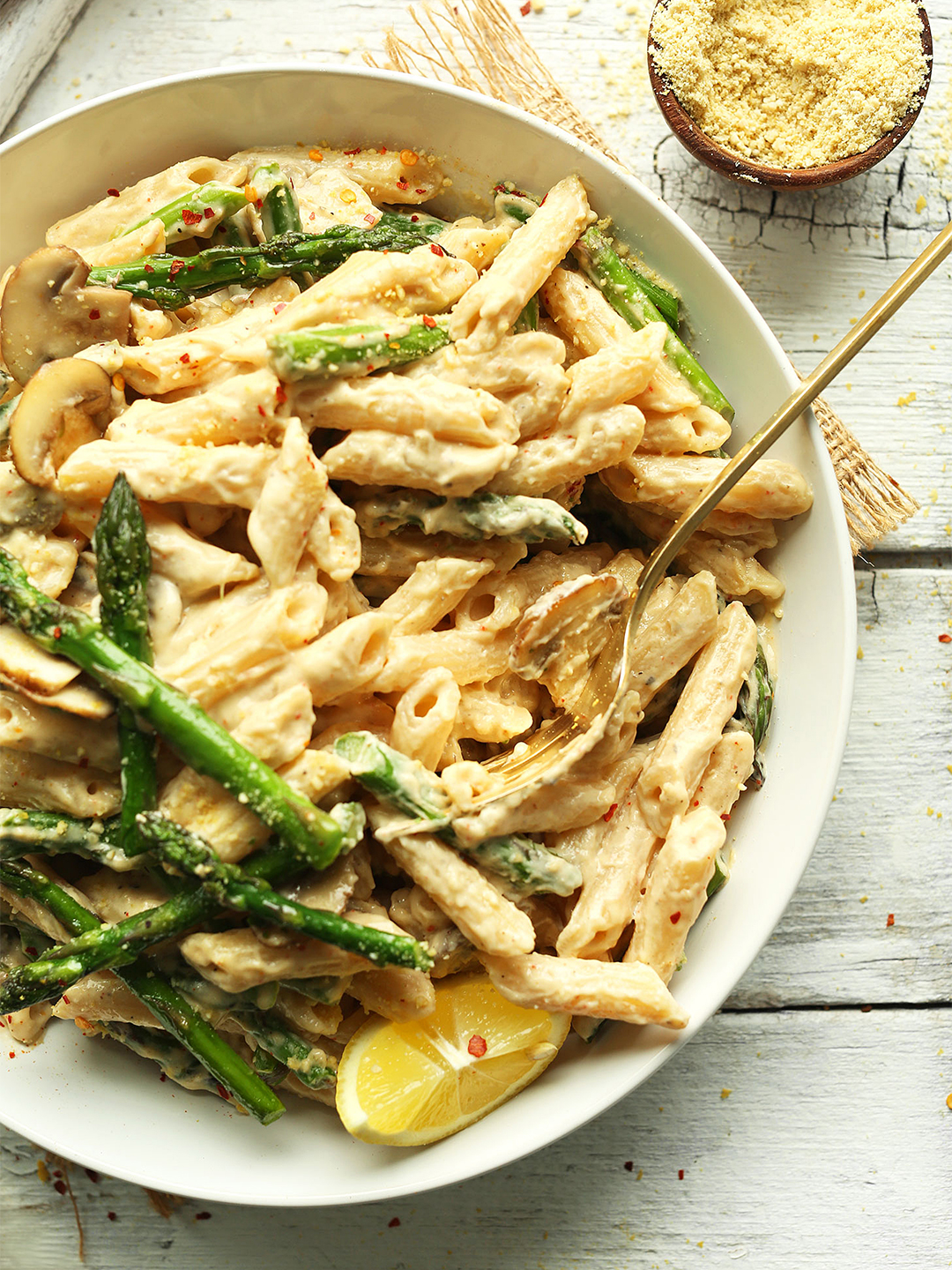 Creamy Mushroom and Asparagus Pasta