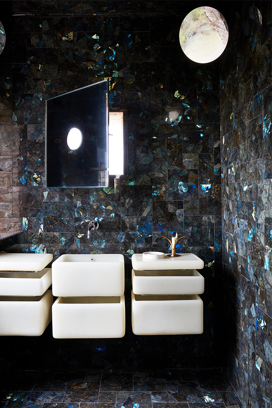 7 Grey Bathroom Floor Tile Ideas That Are Sure to Inspire