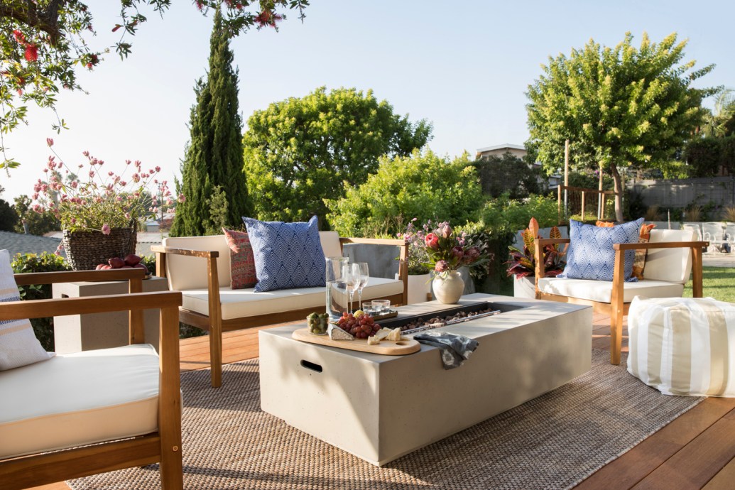 The Chic Acacia Chairs From the Meghan Markle, Prince Harry, and Oprah