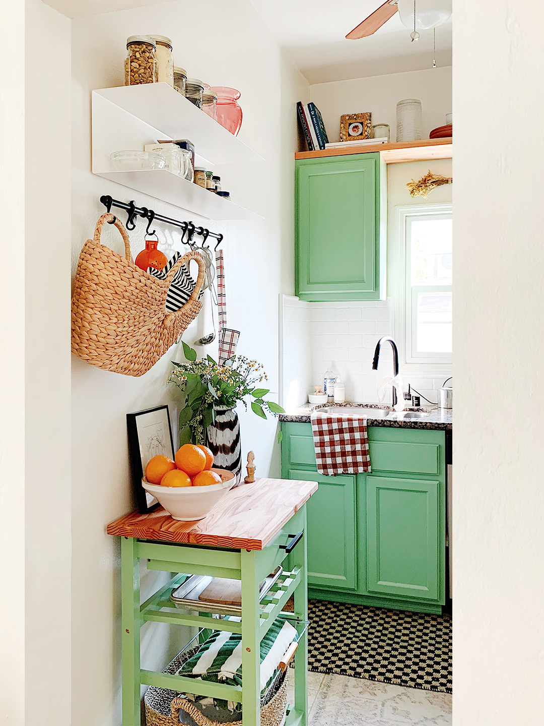 The Renter-Approved Open Shelving Idea You Haven’t Tried Yet