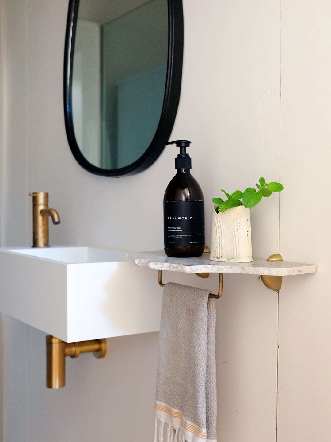Put Scrap Stone to Good Use With This Small Space–Approved DIY Shelf ...