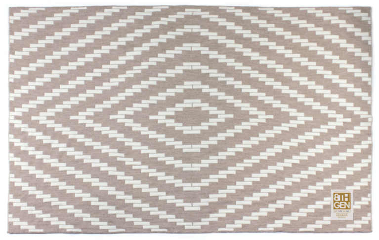  rug, beige and white patterns
