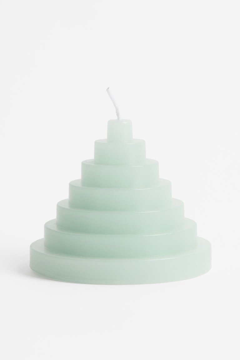  pale green geometric candle