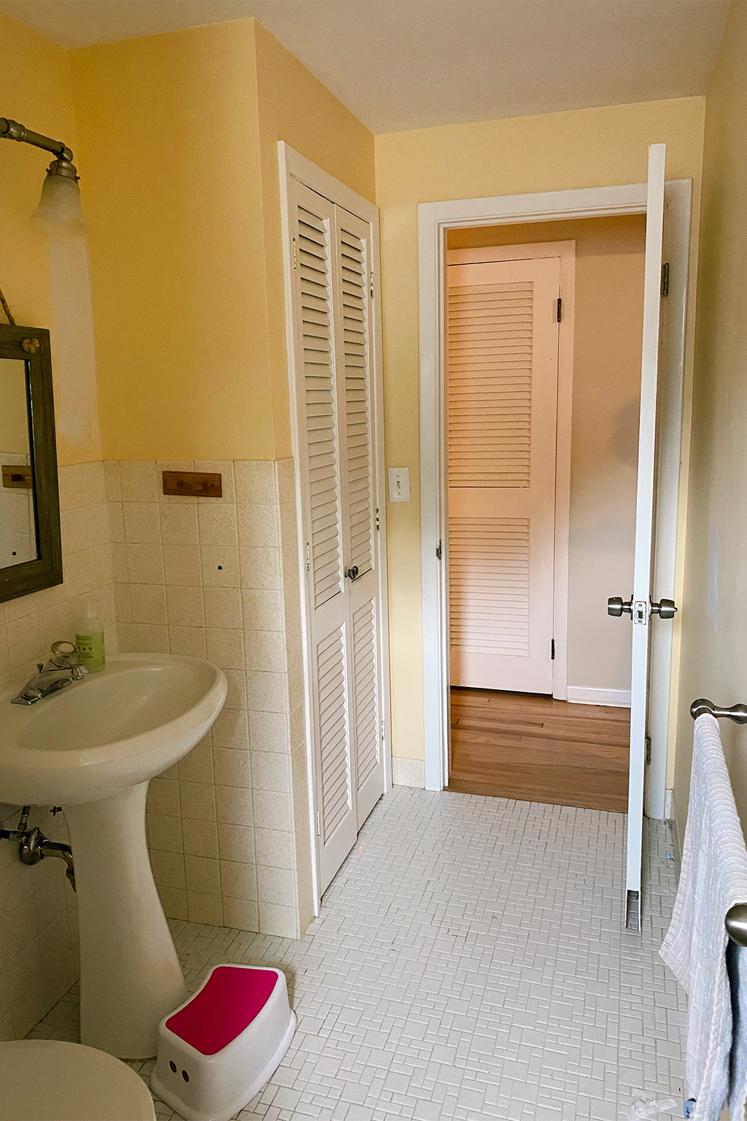 dated yellow bathroom