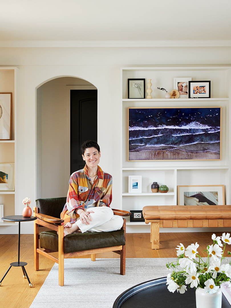 A Breezy Courtyard Was the Draw for This First-Time Homeowner