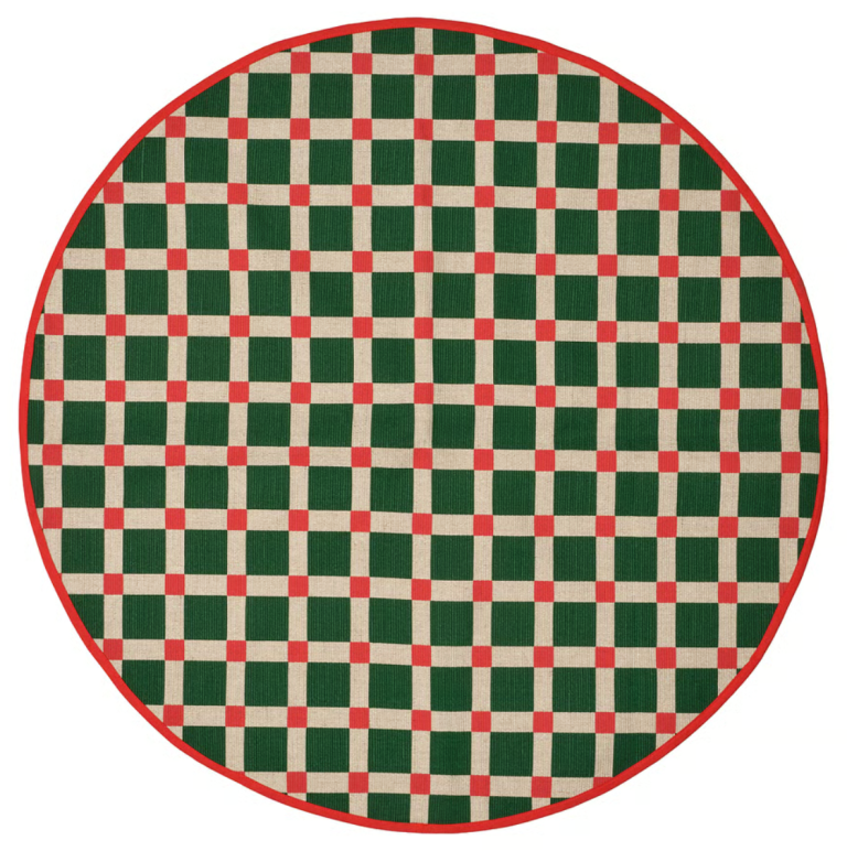  red and green tree skirt