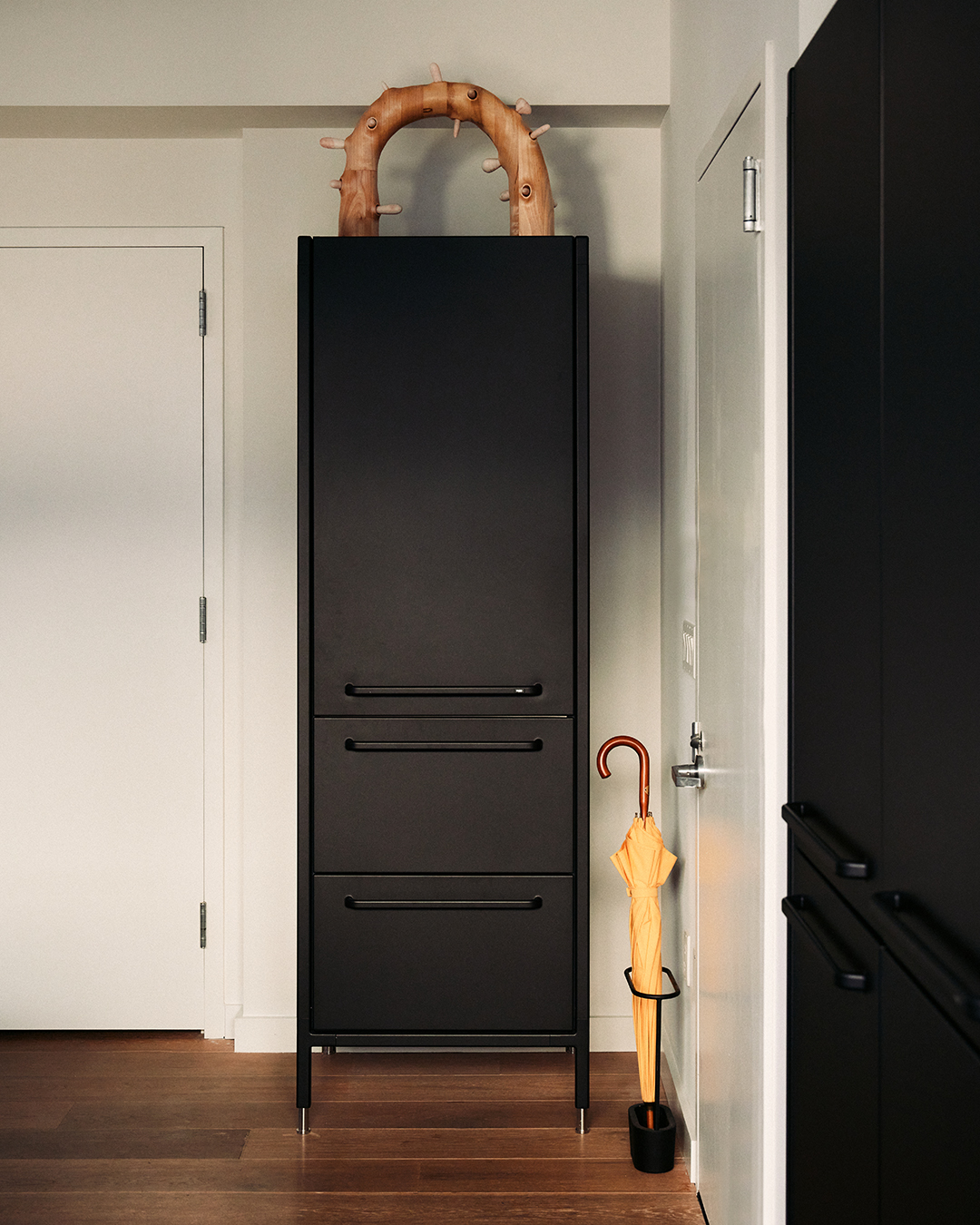 Black Kitchen Upstand