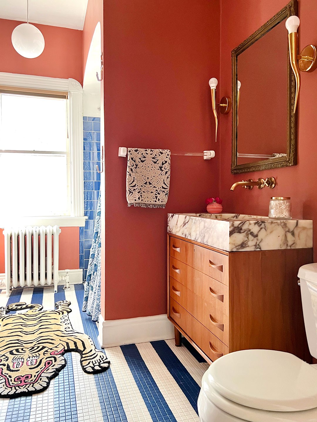 This Red and Blue Bathroom Renovation Only Cost $3,000