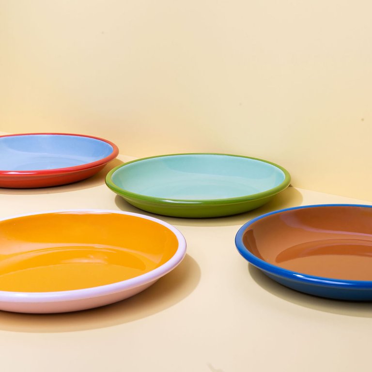  multicolored enamel plates