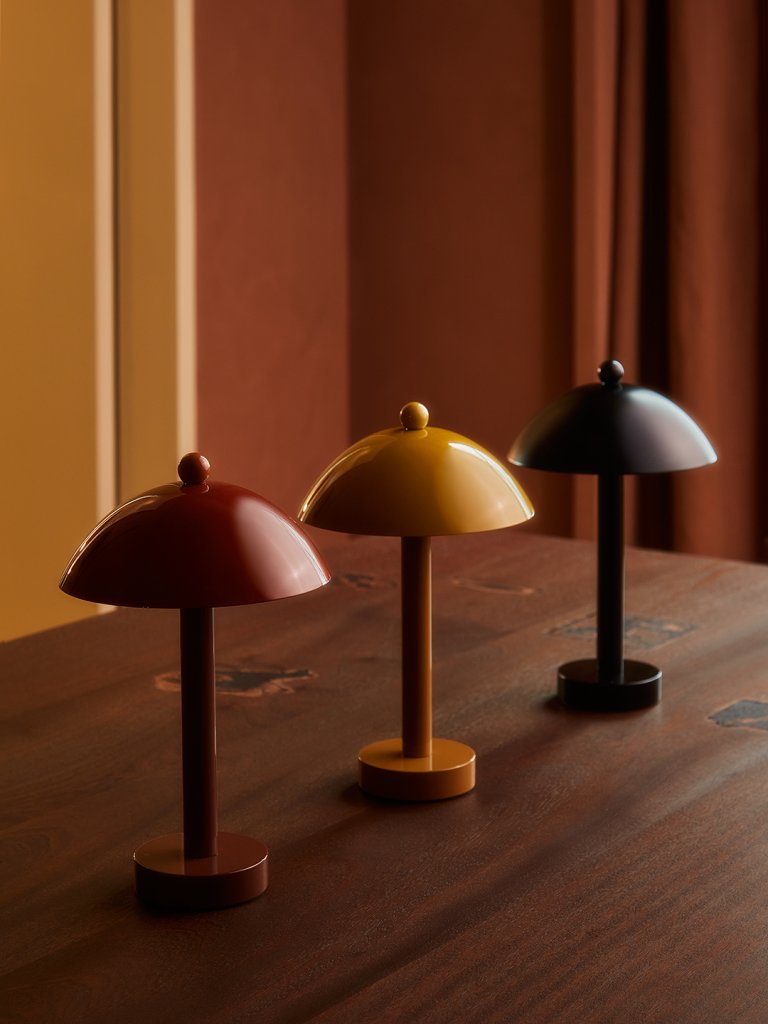 Portable-table-lamps-domino