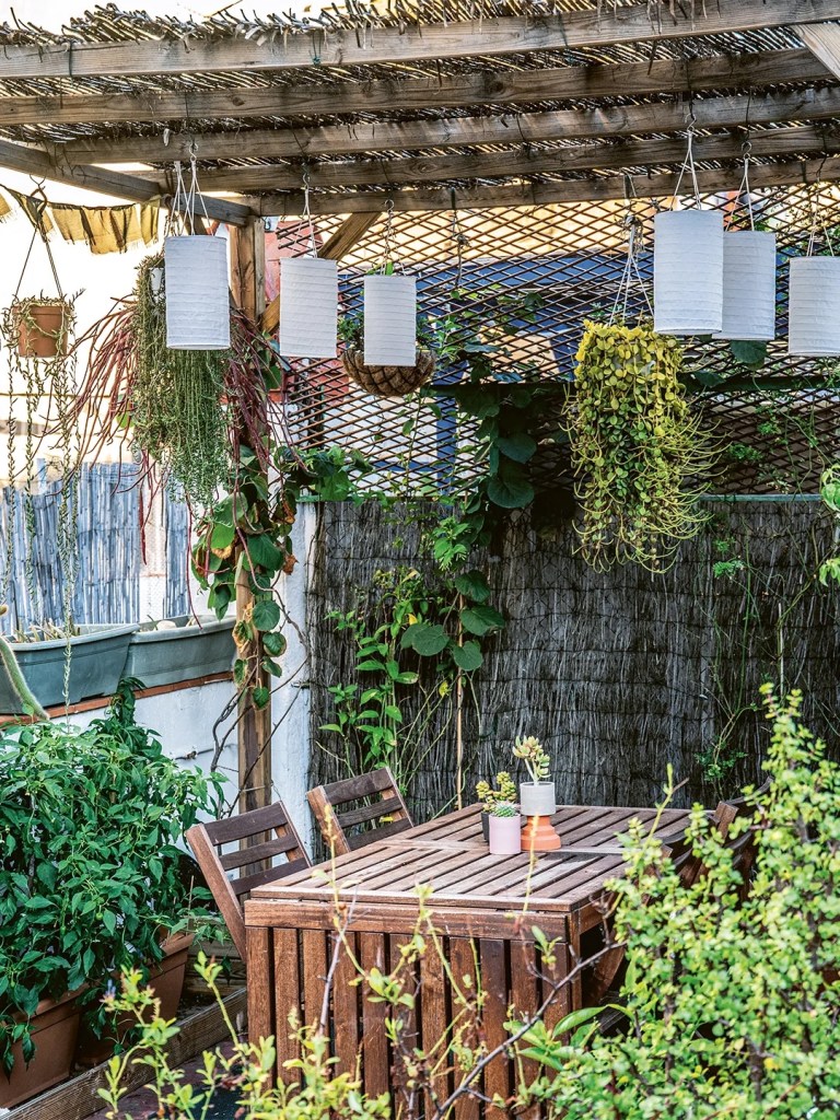From Pools to Decks, We Found The Best Outdoor Living Spaces