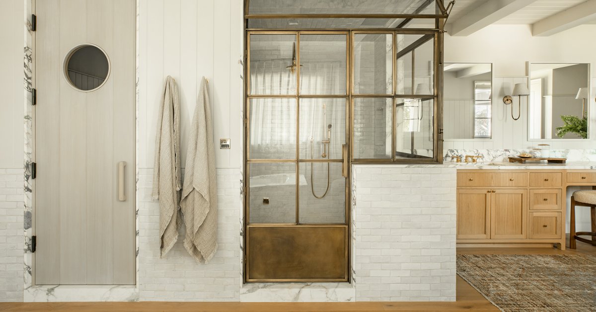 a golden shower in the lady's dressing room Tainster - A golden shower in the lady's dressing room