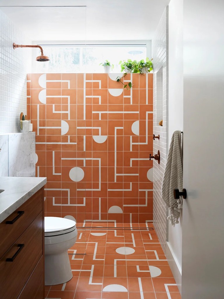 10 Mid-Century Modern Bathrooms That Make a Splash