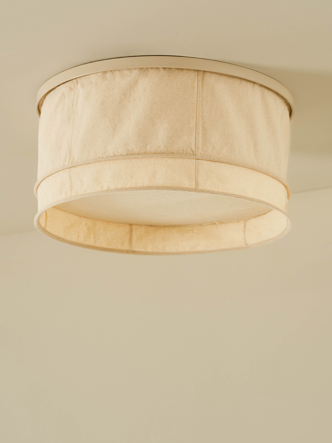 Tulip Shades Are Designed to Cover Boob Lights in a Flash