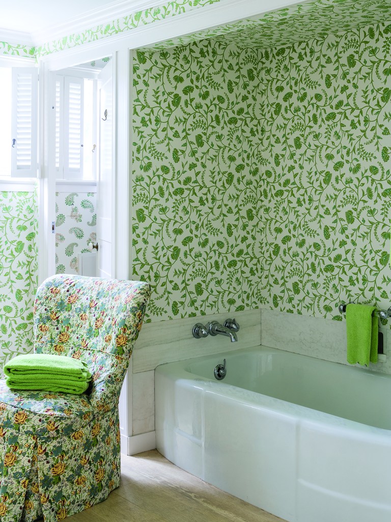 What to Know Before You Wallpaper Your Bathroom