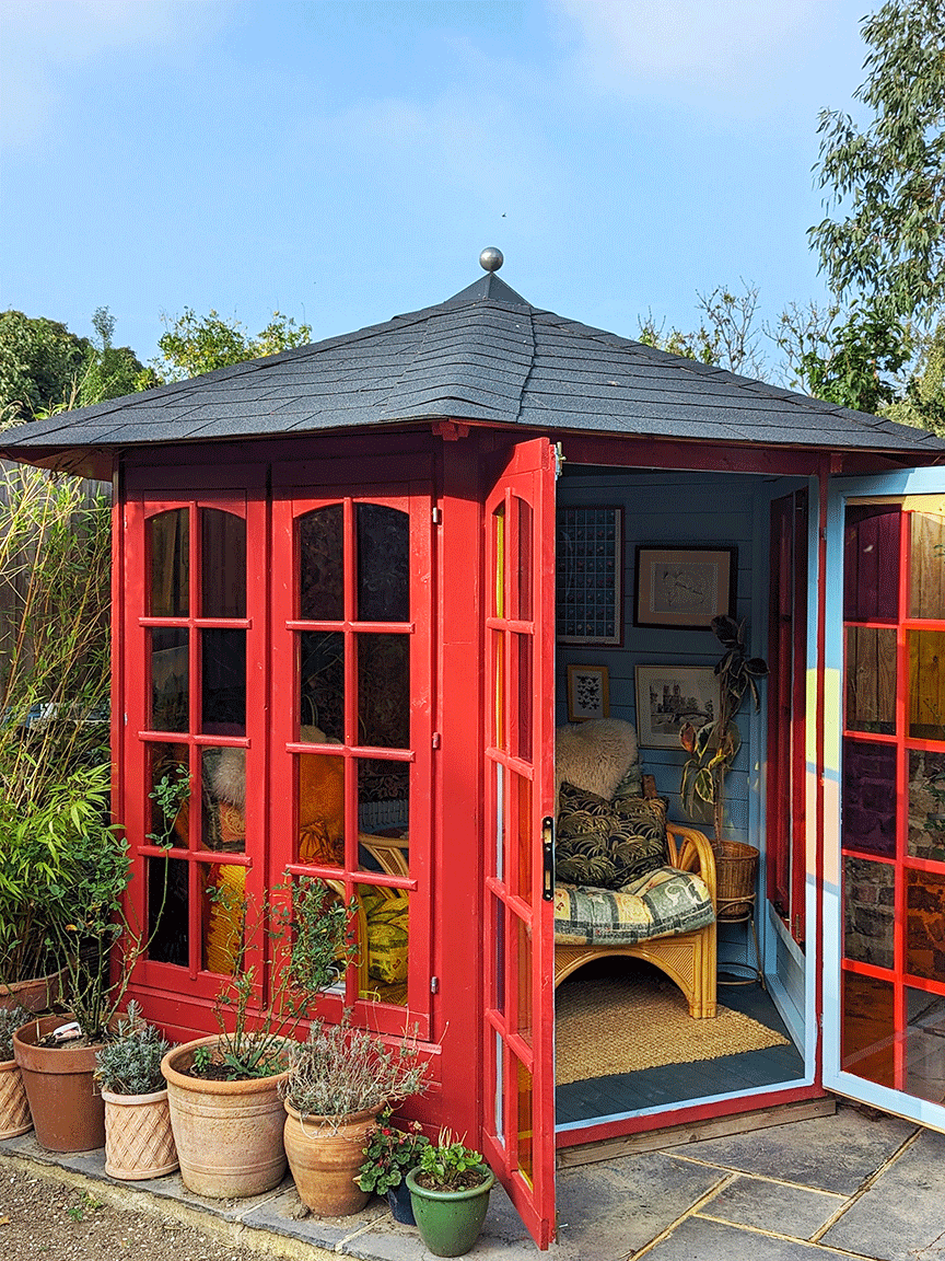 At the End of This Once-Barren Yard Is a Shed That’s Now a Cozy Hideaway