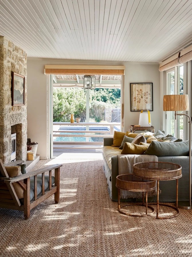 9 Coastal Living Room Ideas That Aren't Overly Nautical