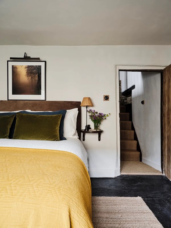 7 Things You Need to Get the Look of Our Popular Cotswolds Cottage Tour
