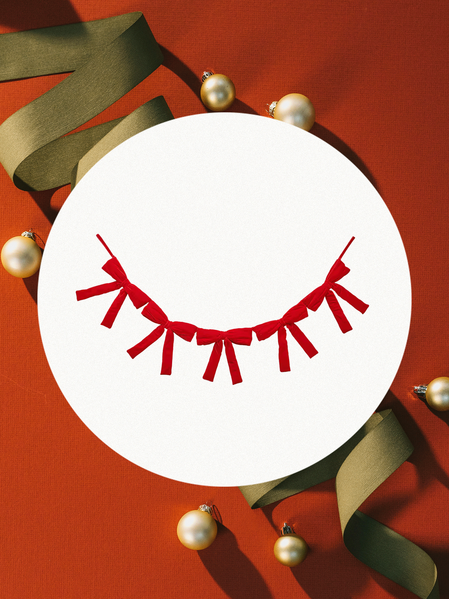 Christmas Garland Bows Are Selling Out Fast Here Are 5 You Can Still Buy christmas-garland-bows-are-selling-out-fast-here-are-5-you-can-still-buy