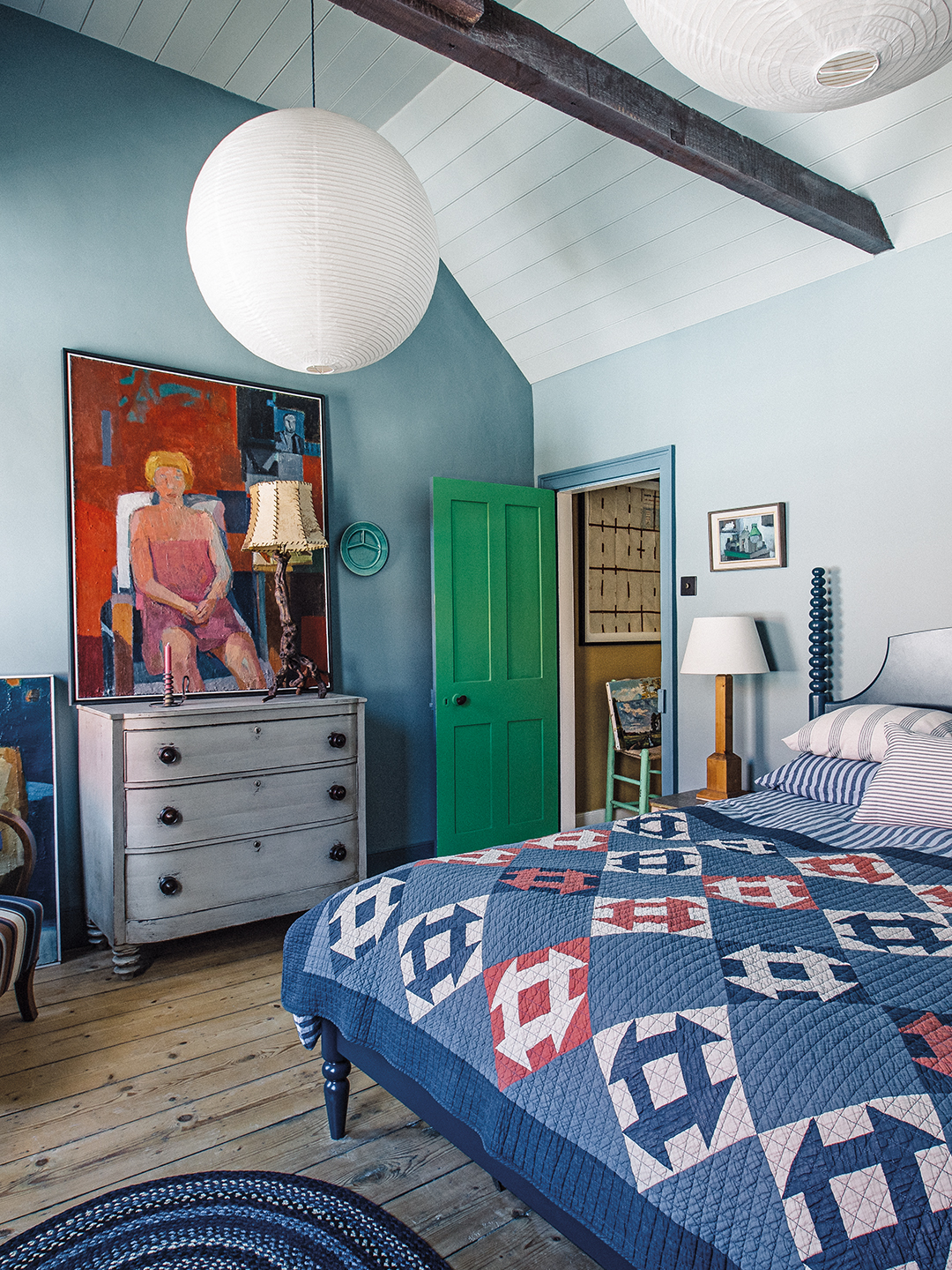 A Tiny English Townhouse, Brought to Life with 16 Vibrant Paint