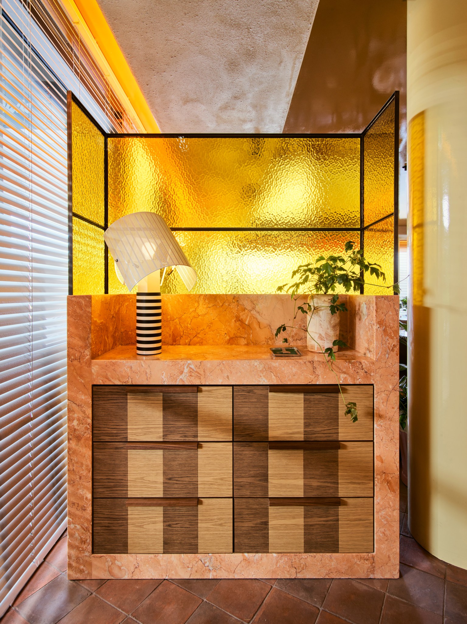 How Designer Cara Woodhouse Makes Retro Interiors Feel Fresh