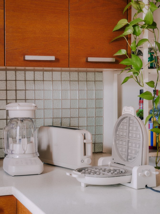 Bella Hadid visual data 8