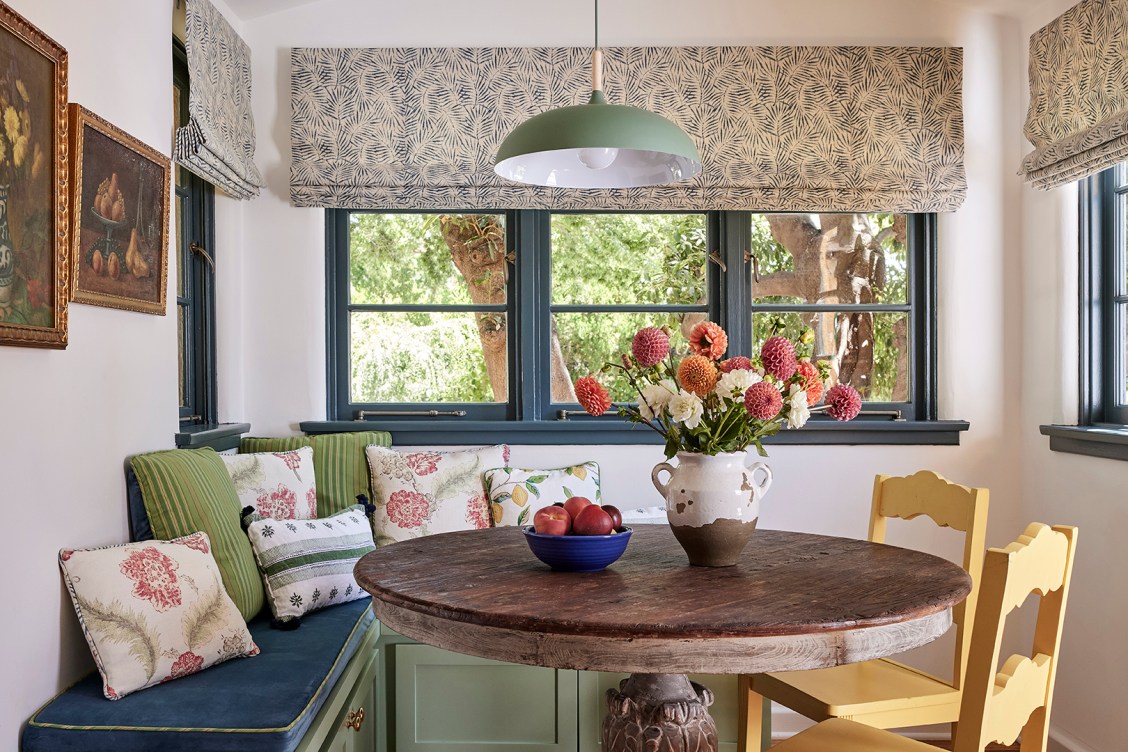 20 Paint Colors Interior Designers Love on Windows
