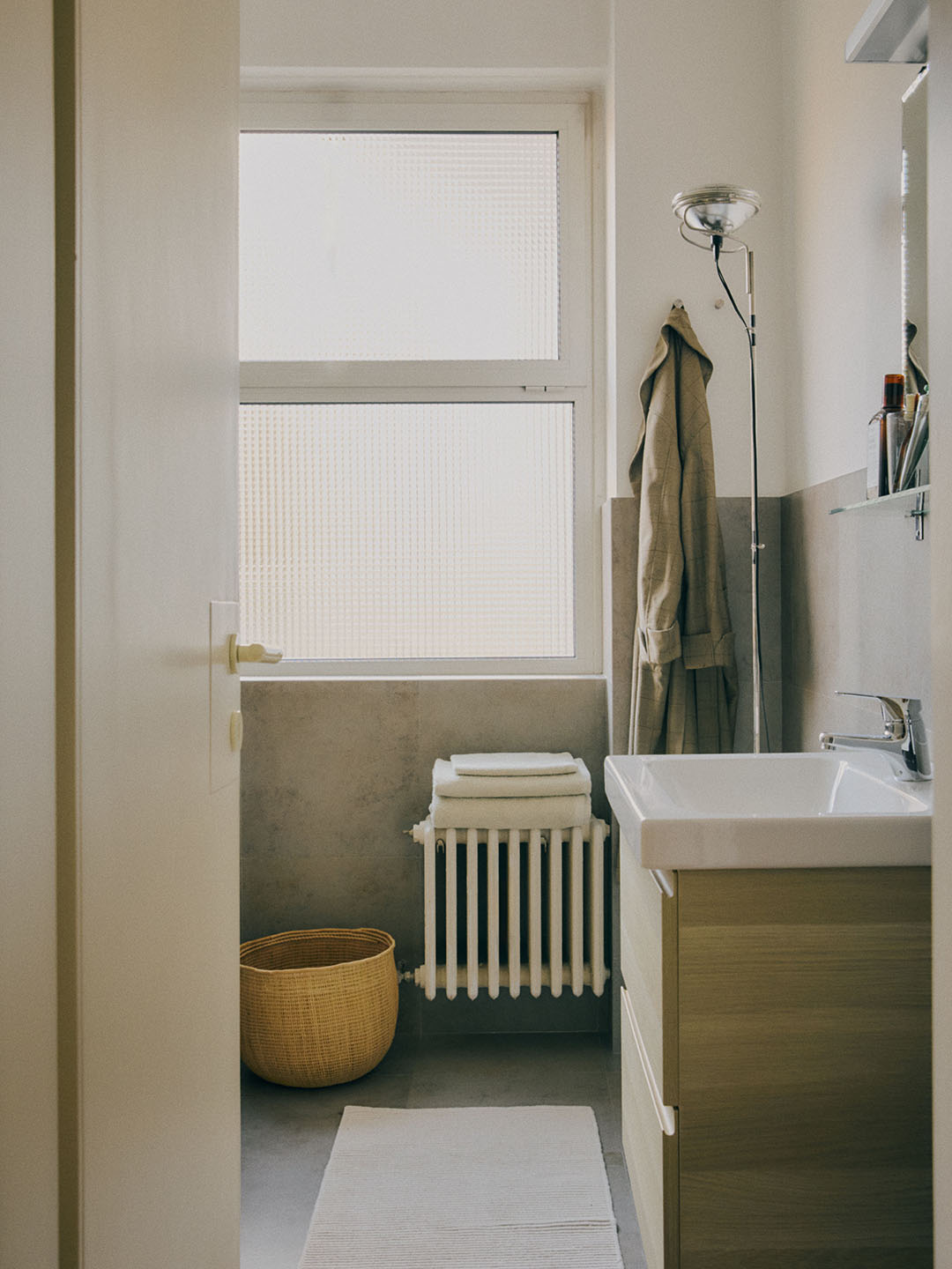 minimialist bathroom