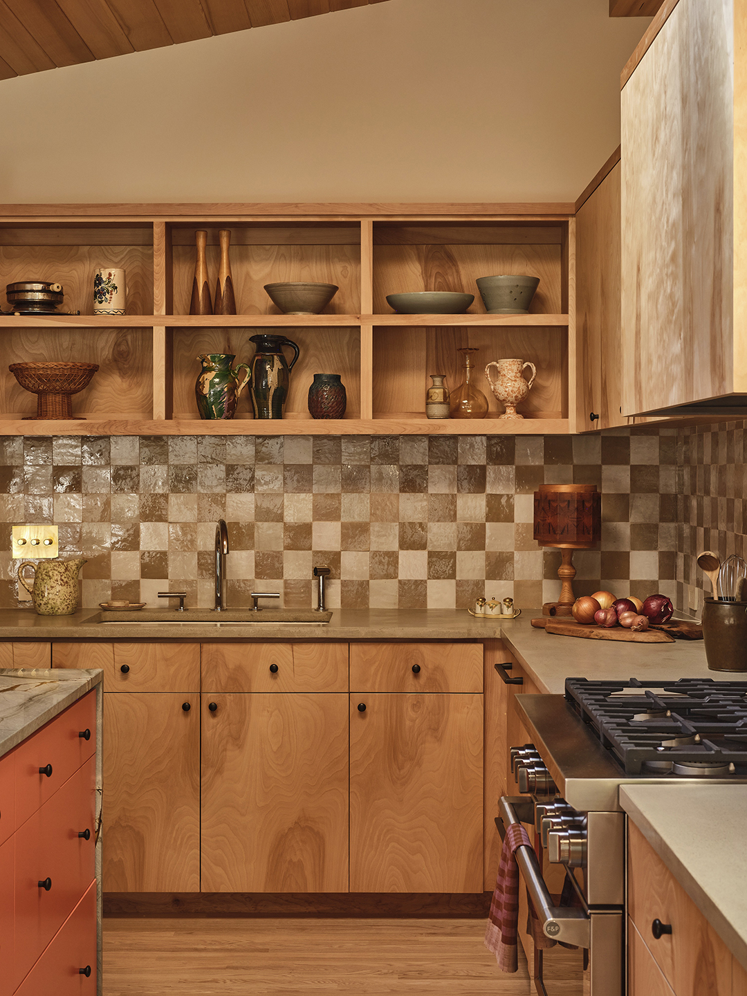 Kitchen with checkerboard backsplash