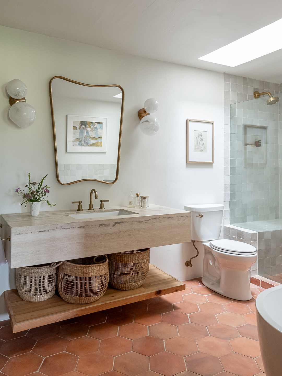 Bathroom with terracotta tile