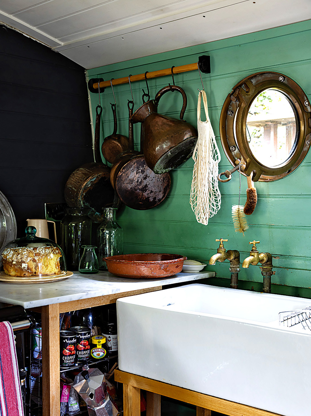 houseboat kitchen