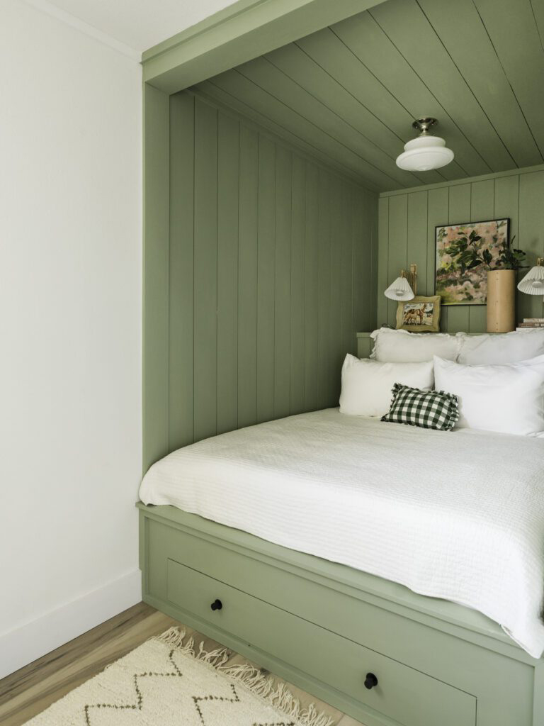 green bed nook