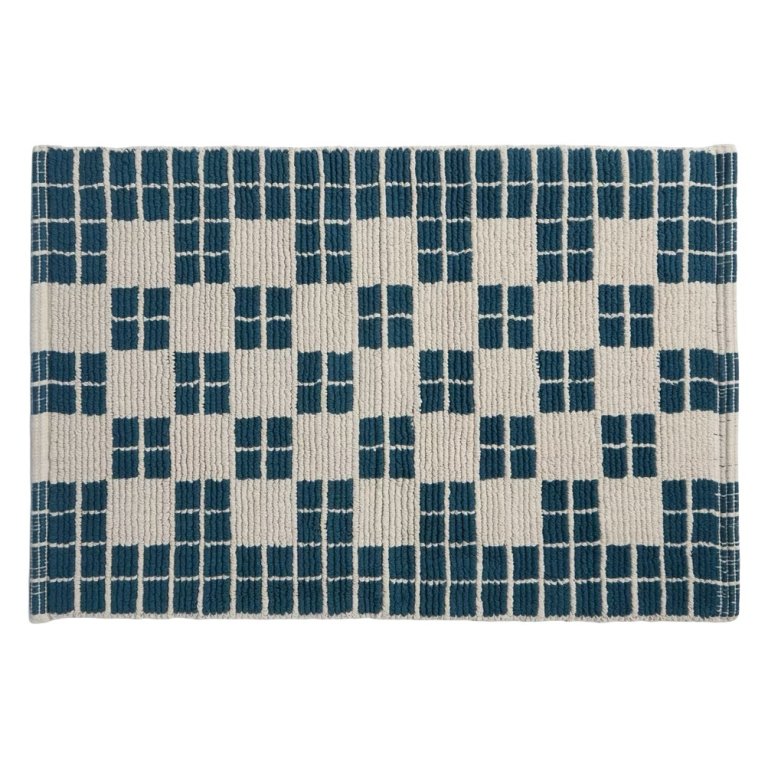  checkered bath mat