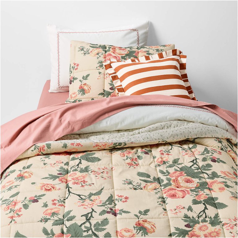  flower covered bedding